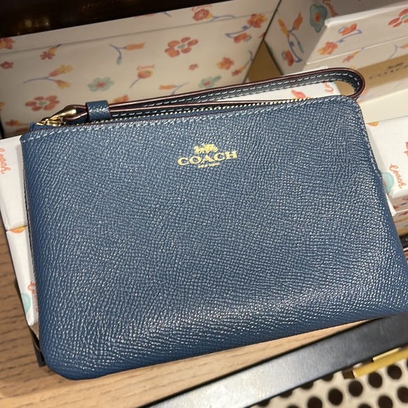 Coach Corner Zip Wristlet IM/Denim - Picture 15 of 16